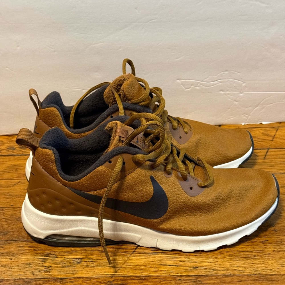 Nike Men's Brown and Black Sneakers